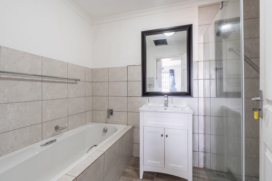 3 Bedroom Property for Sale in Rugby Western Cape